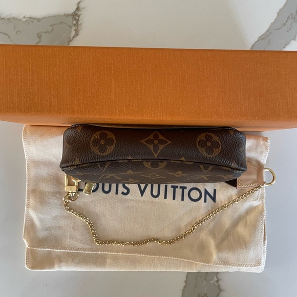 BRAND NEW Louis Vuitton Mini Pochette Accessoires in M O N O G R A M - Picture 4 of 9